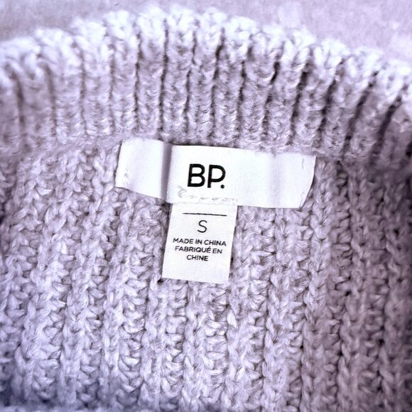 BP Women’s Sweater - Picture 4 of 8